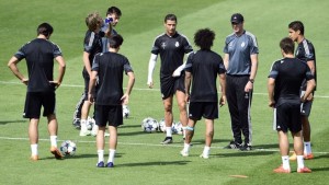 Tanpa Bale, Modric, dan Benzema, Ini Kemungkinan Formasi Real Madrid