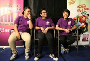 Perdana Live Stage, HitzFM gandeng Trio terHitz