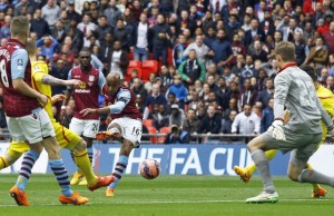 Delph Bawa Aston Villa Melaju ke Final Piala FA