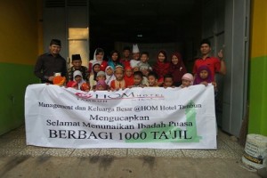 @Hom Hotel Tambun Bagikan 1000 Tajil Gratis