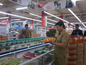 Disperindagkop Lakukan Sidak Makanan Jelang Libur Lebaran