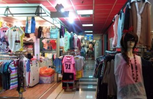 Menjelang Lebaran, Penjualan Baju Menurun