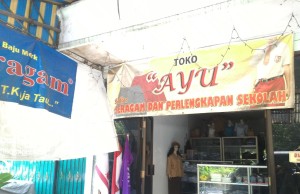 Penjual Seragam Rauk Omzet 10jt Perhari