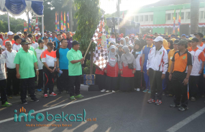 Sambut Hari Kemerdekaan, Pemkot Bekasi Gelar Jalan Sehat