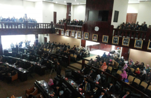 Rapat Paripurna, Raperda APBD 2014 Menjadi Perda 2015