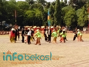 Tari Klosal Siswa Se Kota Bekasi Semarakan Detik-Detik HUT RI ke 70