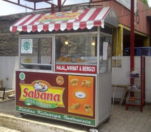 Meski Harga Ayam Melambung, Pedagang Fried Chiken Belum Naikkan Harga