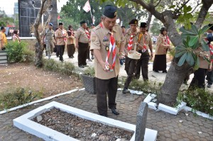 Pramuka Kwarcab Bekasi Beserta Kwarda Jabar Tebar Bunga Mengenang Pahlawan