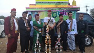 Ni… Dia Pemenang Festival Adu Bedug dan Dondang