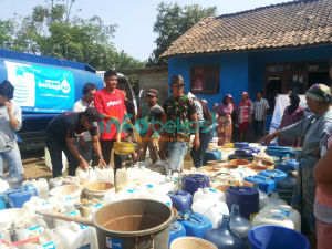 Dropping Air, Warga Babelan Merasa Terbantu