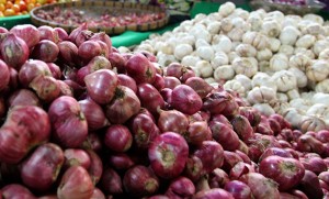 Upah Pengupas Bawang dan Inflasi Puluhan Tahun, Satu Benang Merah