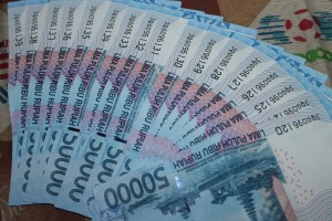 Pemerintah Siapkan 6 Triliun Untuk THR PNS