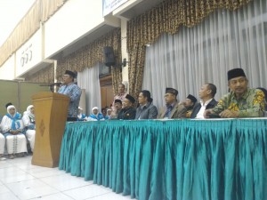 Aher Lepas Kloter Sapu Bersih