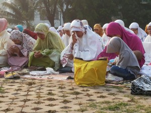 Isak Tangis Warnai Shalat Istisqa