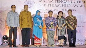 Penerima Yap Thiam Hien Award Dukung Obon Tabroni  Jadi Bupati Bekasi