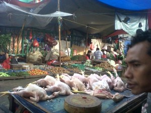 Harga Daging dan Ayam Meroket, Pedagang di Bekasi Mengeluh Adanya Pajak Baru