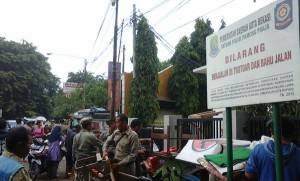Dishub dan Satpol PP Bersihkan Ambulan Ilegal