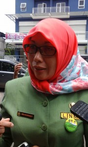 Hari Ini Disporbudpar Lakukan Serah Terima Perlengkapan Dagang Kepada Pedagang