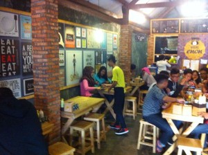 Tempat Kuliner Asyik, Warung Enon Galaxi!