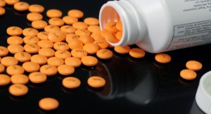 Seorang Ibu dan Anaknya Ditangkap Polisi Karena Jual Obat Terlarang