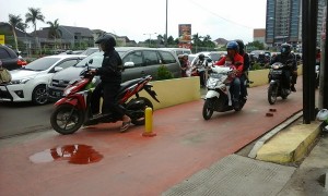 Pedestrian di Kalimalang Beralih Fungsi