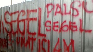 Demo Santa Clara, Massa Minta Penyegelan