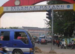 Lonjakan Penumpang di Terminal Kota Bekasi Jelang Libur Nasional