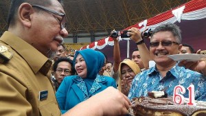 Deddy Mizwar : Ini Ulang Tahun Saya yang Paling Meriah di Bekasi