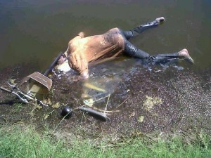 Dikira Boneka, Ternyata yang Mengambang Itu Mayat di Kali Plisdo