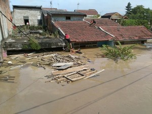 Tanggul Kali Bekasi Jebol, Sejumlah Perumahan di Kota Bekasi Terendam Banjir