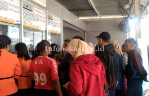Tiket Ludes, 21 Kereta Api Mudik Tambahan Disiapkan di Stasiun Bekasi