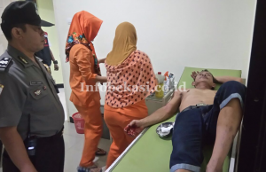 Warga Pekayon Dibacok Orang Sakit Jiwa