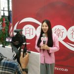 Mahasiswa President University asal Cina mengikuti audisi reporter.