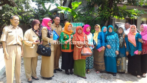Istri Wakil Walikota Bekasi Puji Posdaya Manggis Medansatria