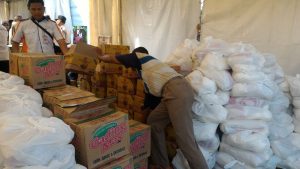 Warga Kurang Mampu Tak Dapat Kupon, Operasi Pasar Murah di Bekasi Belum Tepat Sasaran?