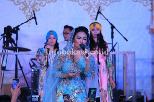 Semalam, Krisdayanti Hebohkan Panggung The Downtown Walk Mal Summarecon Bekasi
