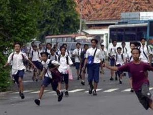 Tawuran, Siswa Ini Tewas Tertusuk