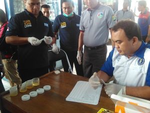 Ratusan Supir Bus di Terminal Kali Jaya Cikarang, Jalani Tes Urine