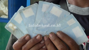 Kekurangan, Kenapa Blanko KTP Elektronik Malah Dibuang?