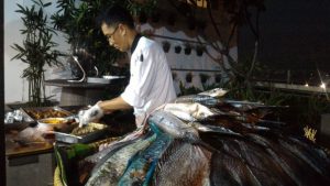 Barbeque-an Sembari Menikmati Kota Bekasi Dari Ketinggian 10 Lantai