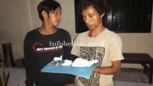 Di Ujung Harapan, Dua Pemuda Ditangkap Saat Meracik Ganja