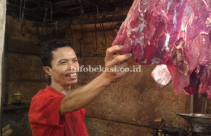 Jelang Idul Adha, Penjualan Daging Loyo Saat Harga Cabai Meroket