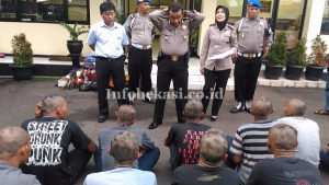 Meresahkan, Puluhan Anak Punk di Bulak Kapal Diamankan Petugas