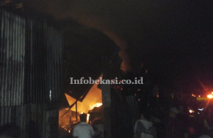 Gudang Limbah di Cikarang Utara Hangus Terbakar Api