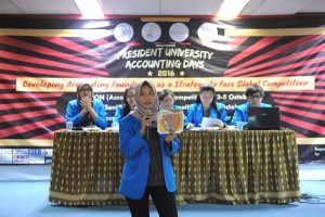 Mahasiswa President University Didik Pelajar Terampil Akuntansi