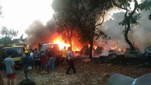 Ratusan Rumah di Perumahan TNI Angkatan Laut Jatimakmur Nyaris Terbakar