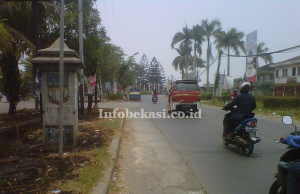Tugu Perbatasan Kelurahan Kebalen dengan Kabupaten Bekasi yang Tak Terawat