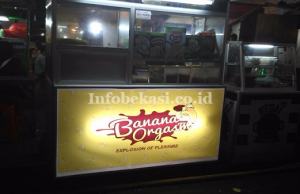 Banana Orgasm, Sensasi Nikmatnya Pisang Goreng Berlapis Topping