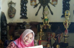 Kedepankan Aksi Sosial, Wanita Ini Sabet Penghargaan dari Pemrov Jabar