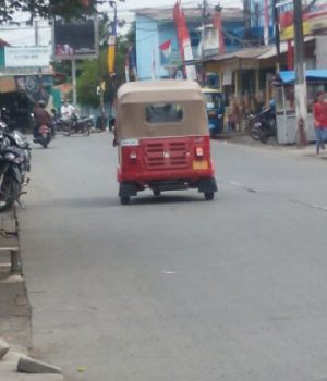 Bajaj tanpa plat nomor